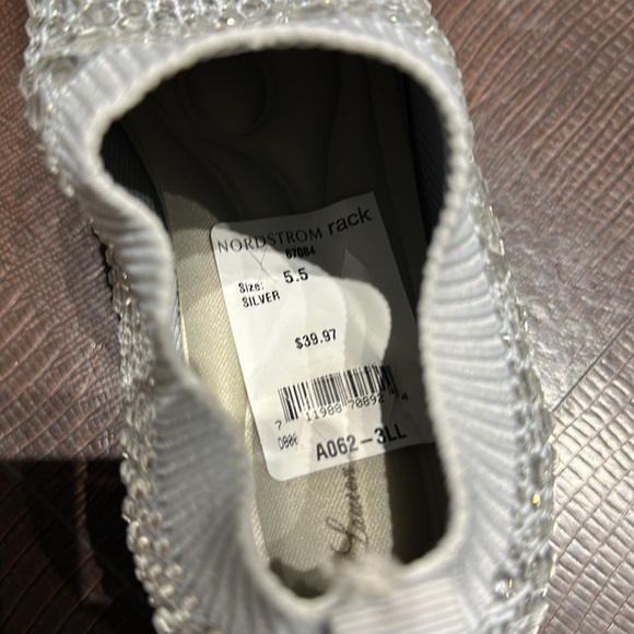 COPY - Sparkly slip on shoes - Picture 5 of 6